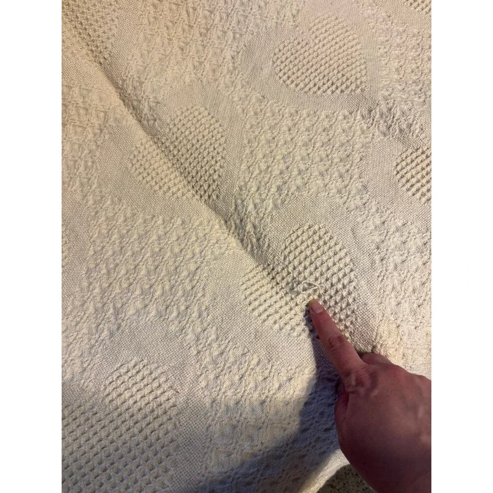 Vtg shabby chic cottagecore white cream heart fringe throw blanket